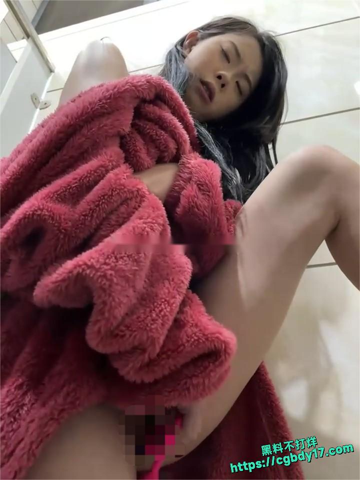 户外女主播，与男友到处打炮