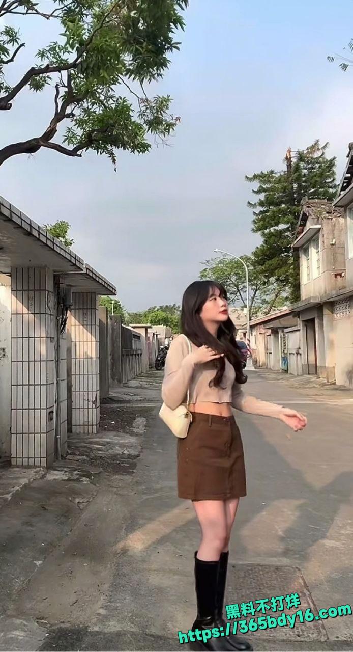 台湾小妹嗲声私拍流出 16.