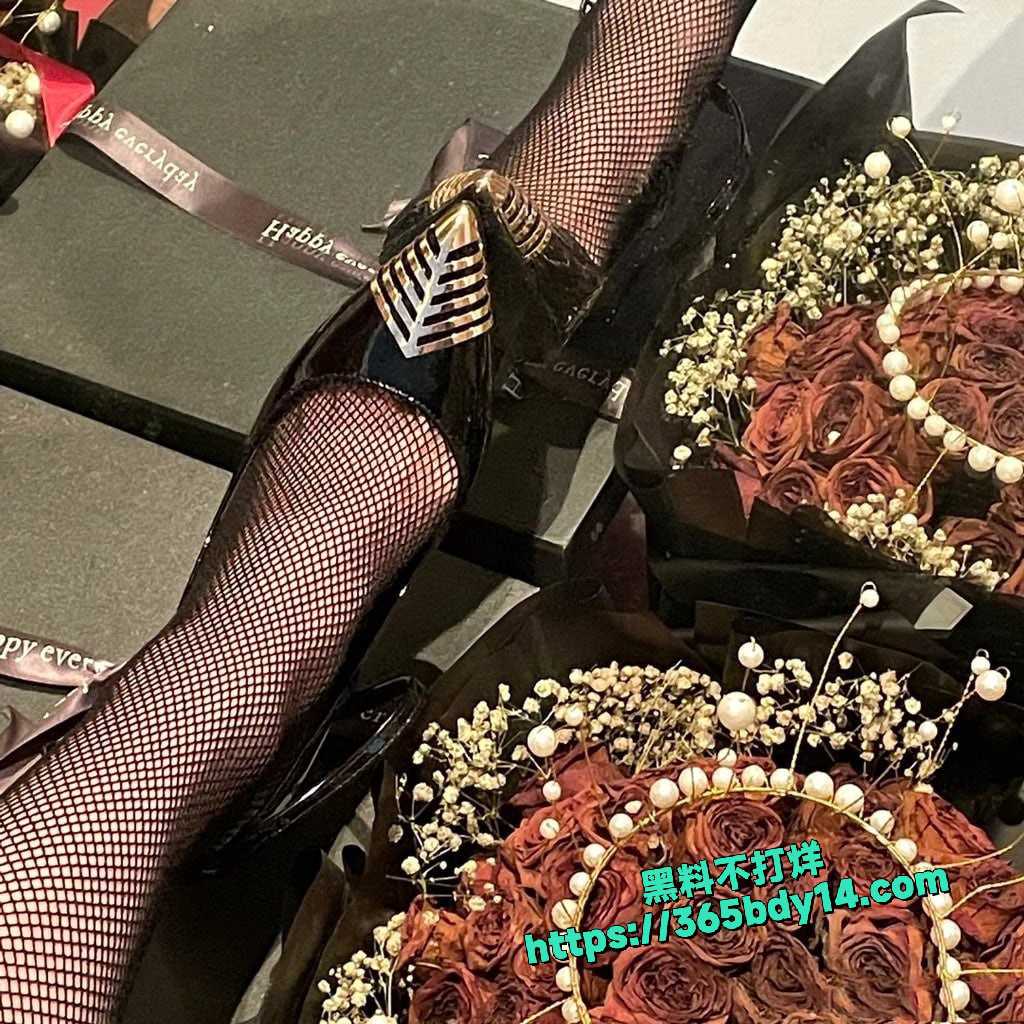 极品九头身女神我是一只羊 1