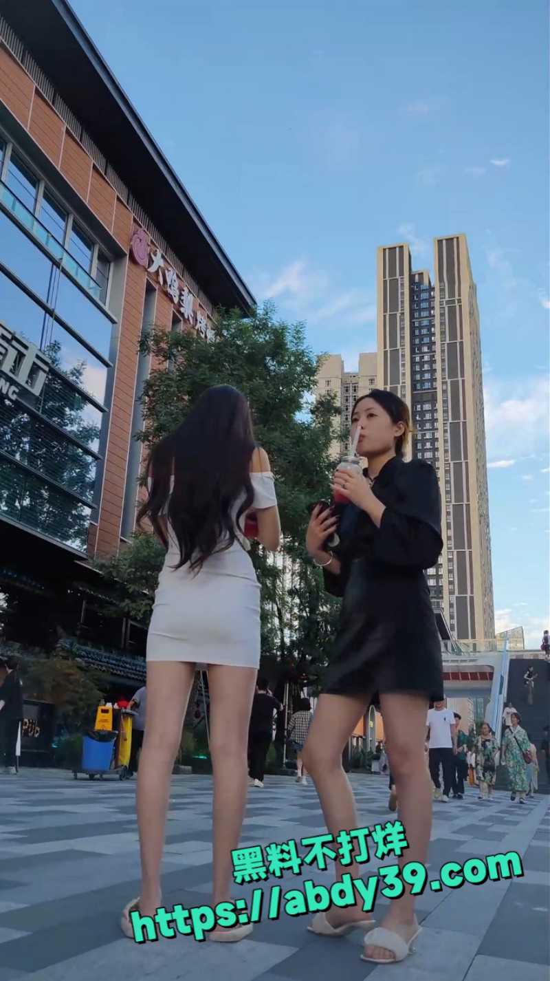步行街拍抄底大神 7