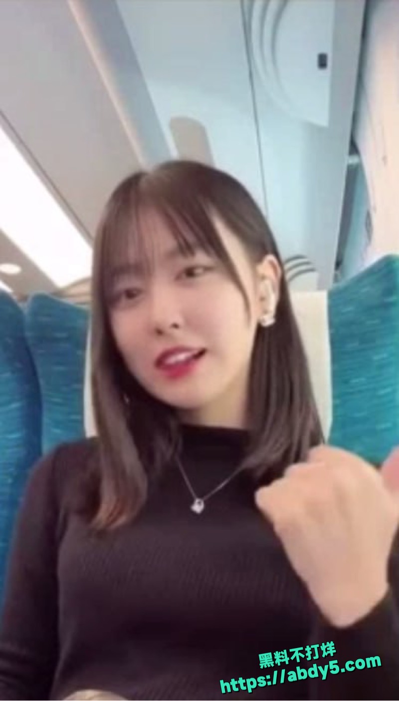 超美日本女美少女私密做爱全程火辣诱惑7