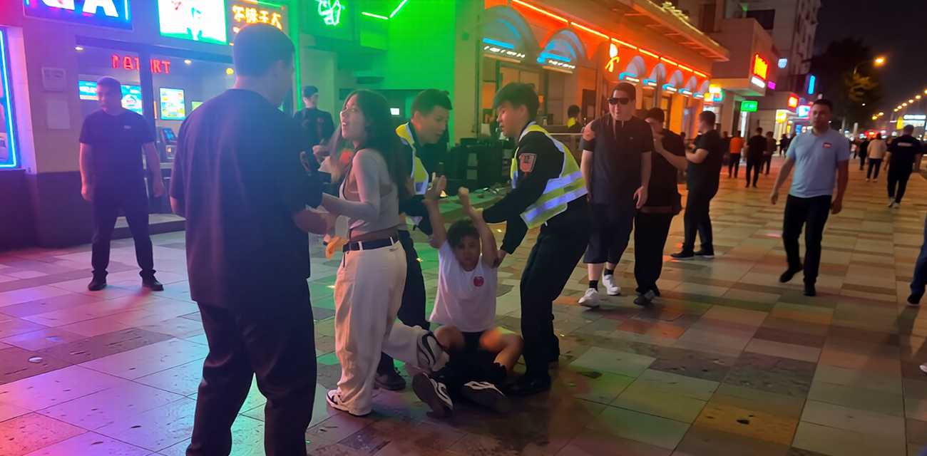网友热议成都兰桂坊事件 因重度调教行为导致对方意外身亡 事件梳理