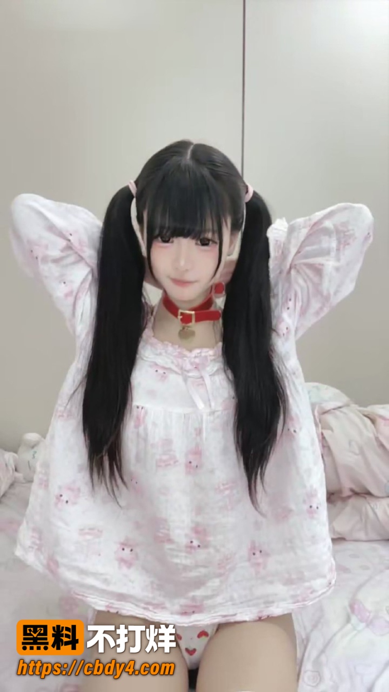 顶级双马尾软软咪 8
