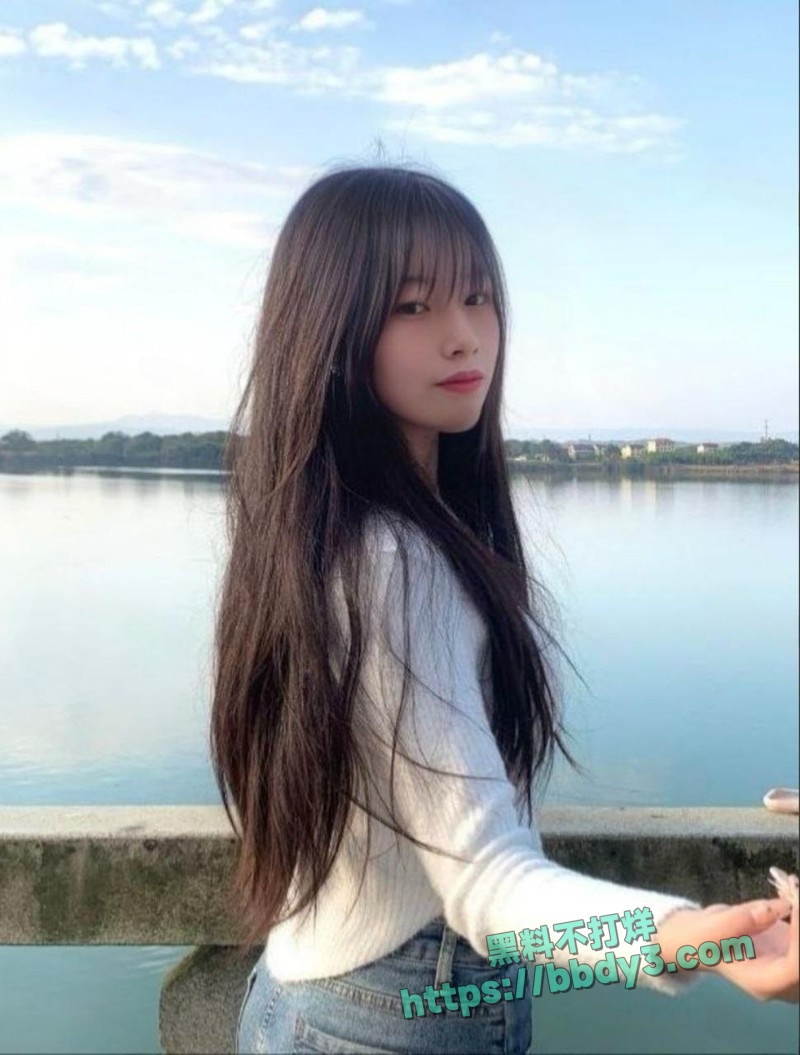 广西大学生卢娟05