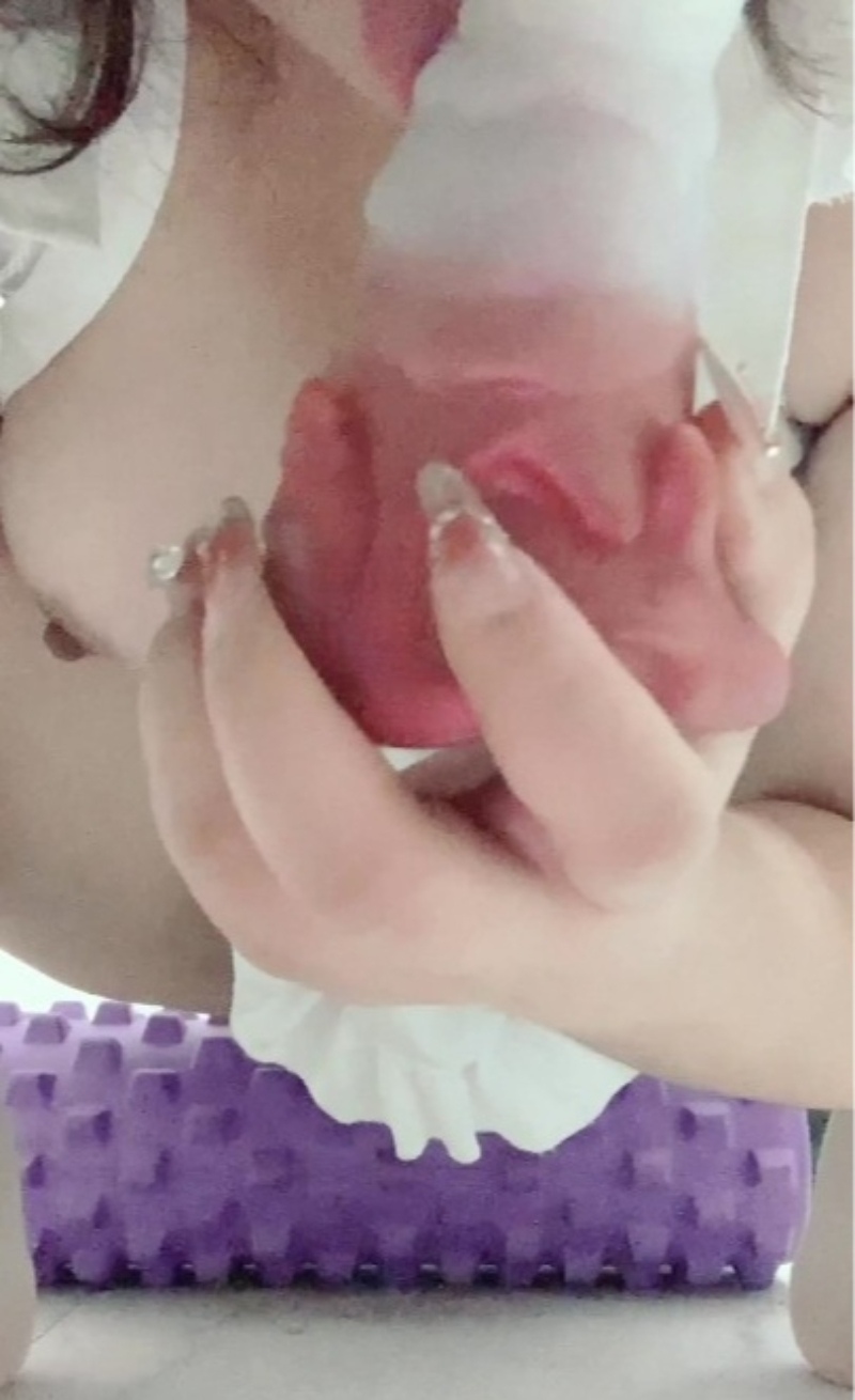 吃不饱的小粥白裙女仆装7