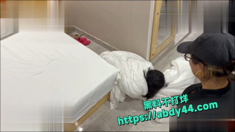 原配老婆当场抓奸 2