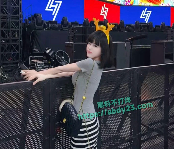 司晓迪转战推特继续曝光明星丑闻 11