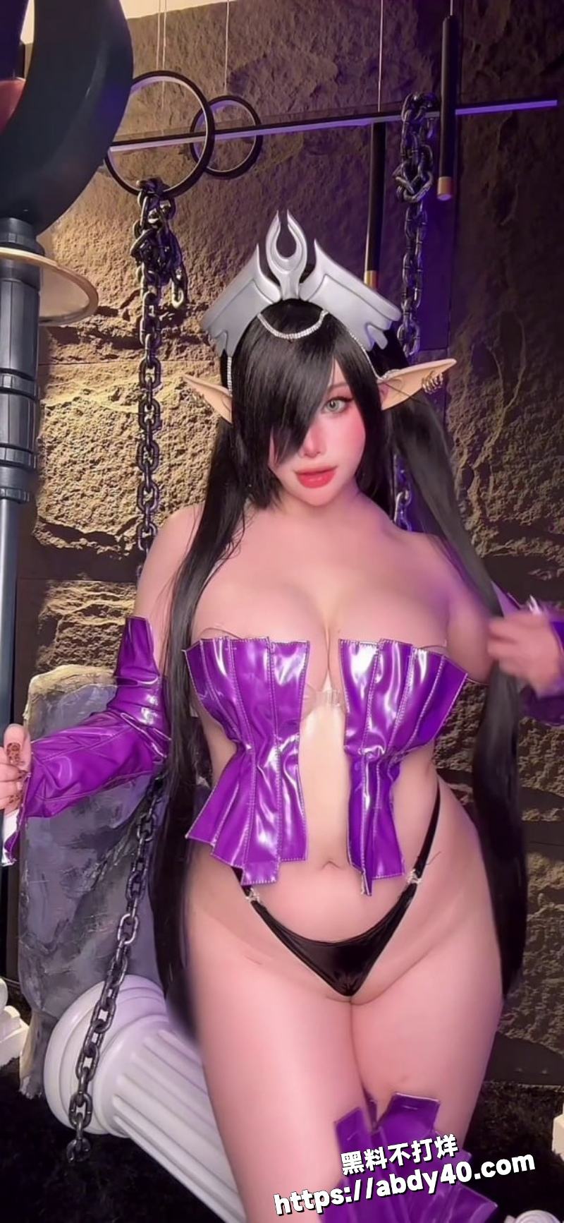巨乳妖精Noi Oogami cos紧裹娇躯1