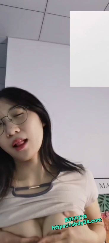 四川大学李秋琪私拍流出 2