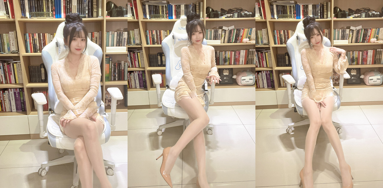 带电子厂上班的表妹逛街买衣服 看到表妹的完美身材忍不住 更衣室里战得大汗淋漓