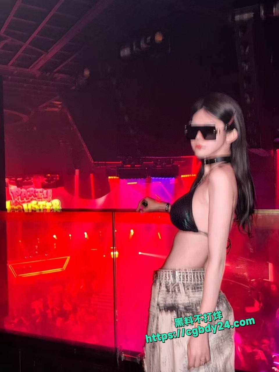 天津骚逼母狗黄丽娜线下卖逼做援交女的视频曝光4