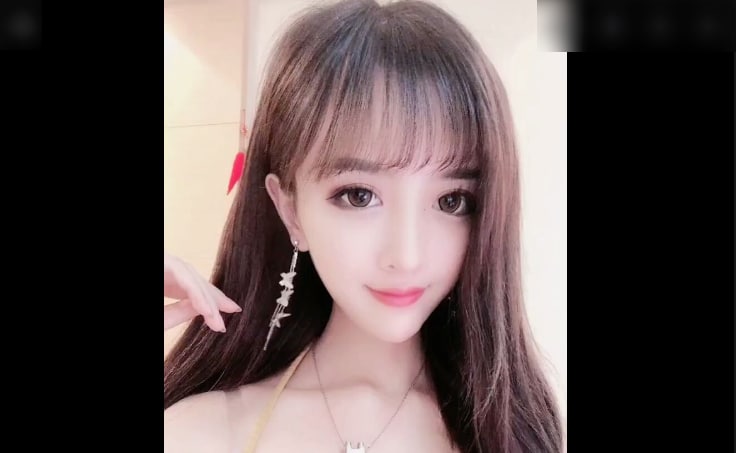 【原创首发】（4） 周末⼀起吃饭，我当着⽼婆的⾯，在桌⼦下⾯触碰⼩姨⼦ 6p