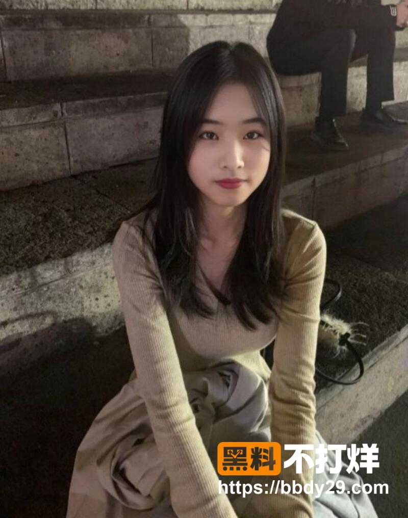 广东大四学生妹杨玉玲宿舍私拍流出7