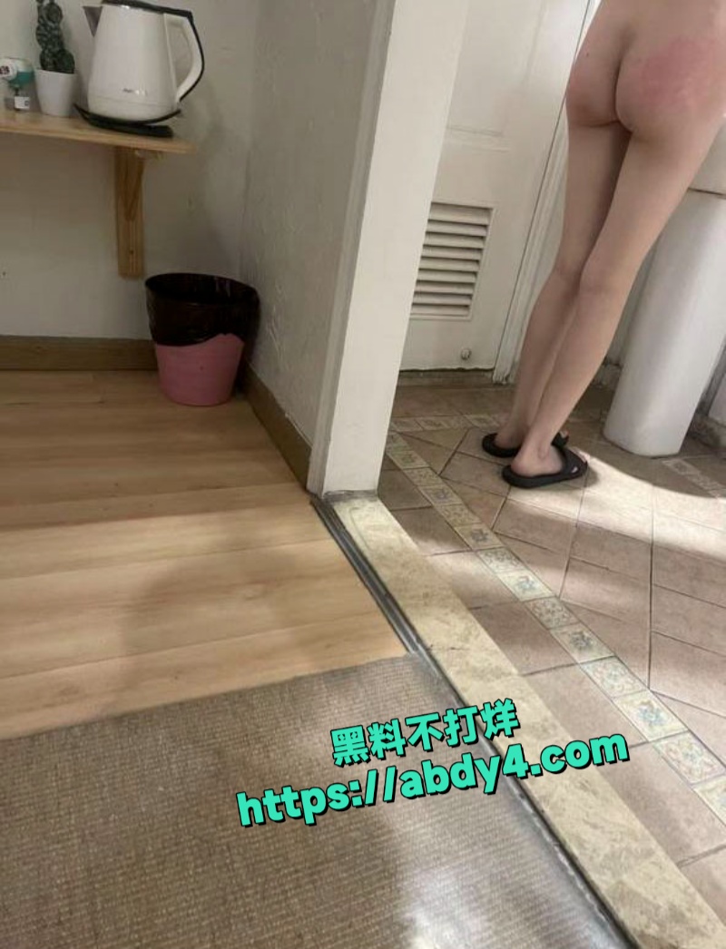 李晶瞒着男友出轨金主 16