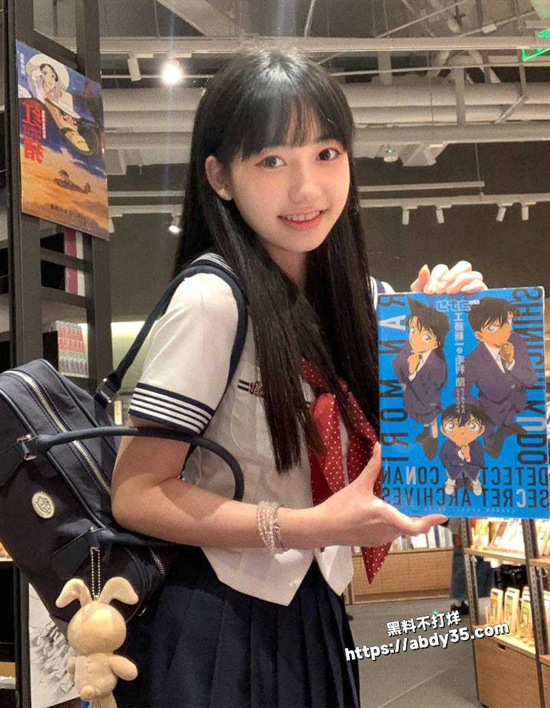 手机保存其他女生照片.jpg6