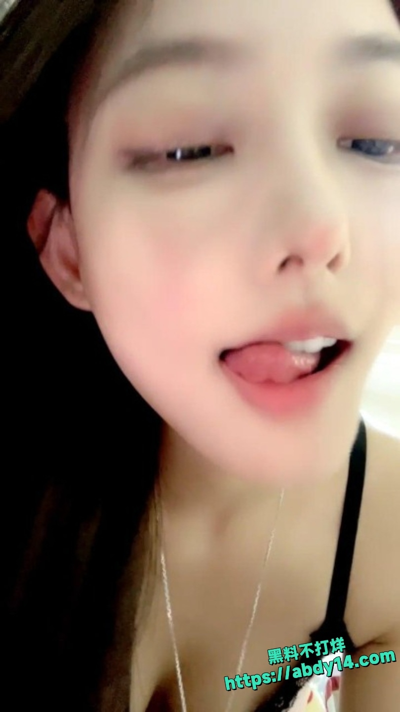 周子宣布灵布灵一对一极致丝袜制服秀 6