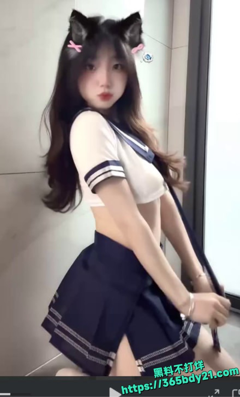 童颜巨乳反差婊私拍4