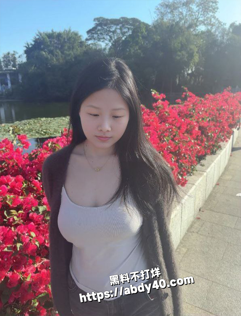 湖南反差学生妹 蒋欣.jpg2