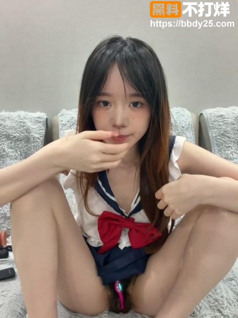 国产直播妹子紫色情趣开腿1
