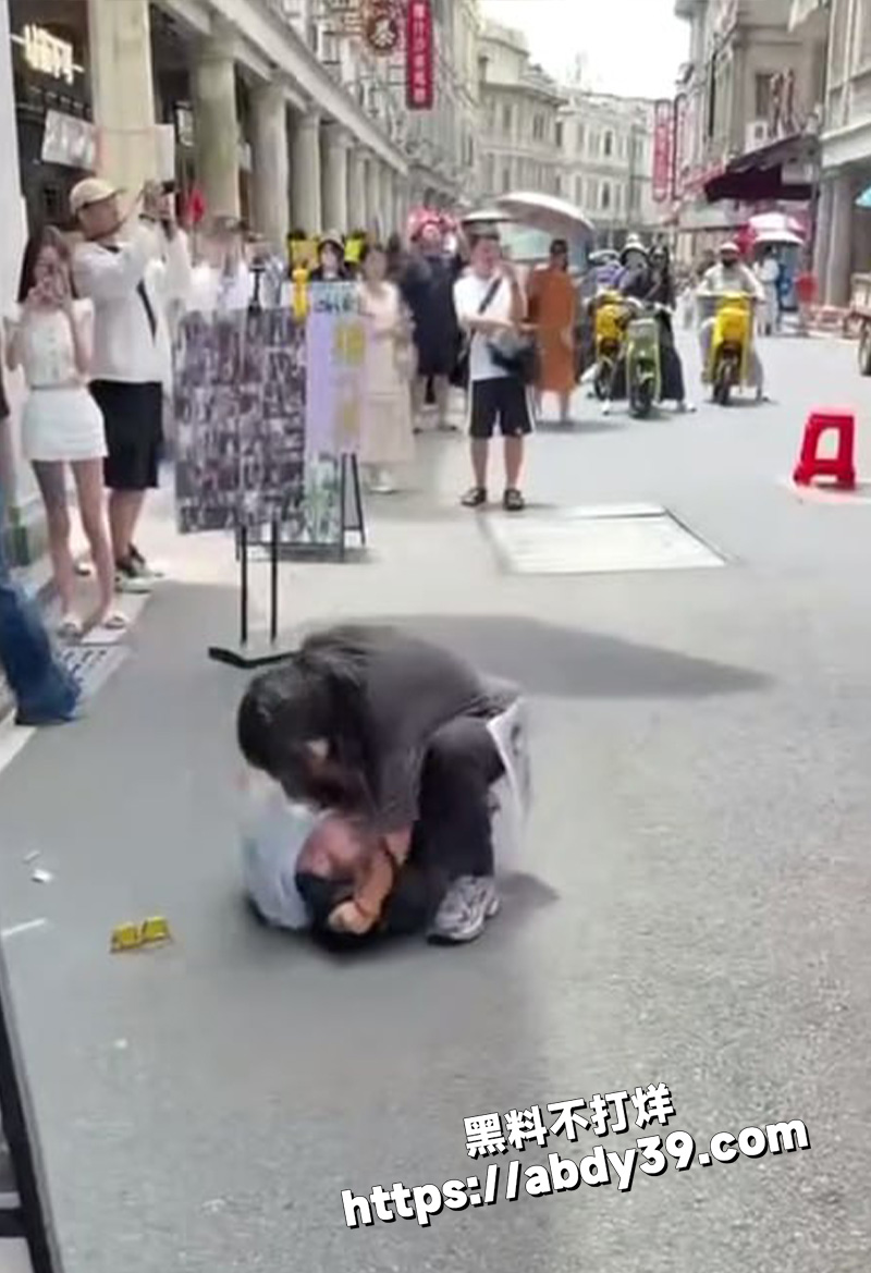 短头男骑脸输出