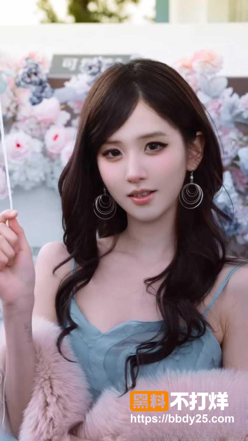 抖音千万粉纯欲天花板井川里予04