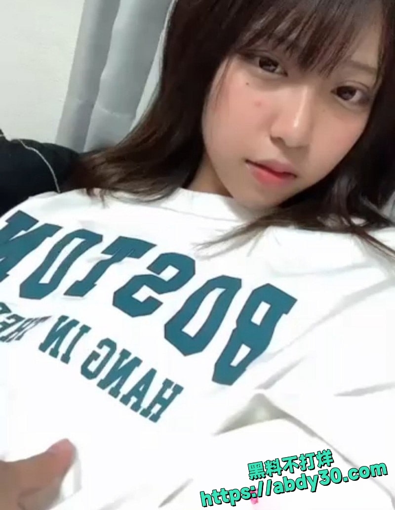19岁学生妹露脸裸照视频 1