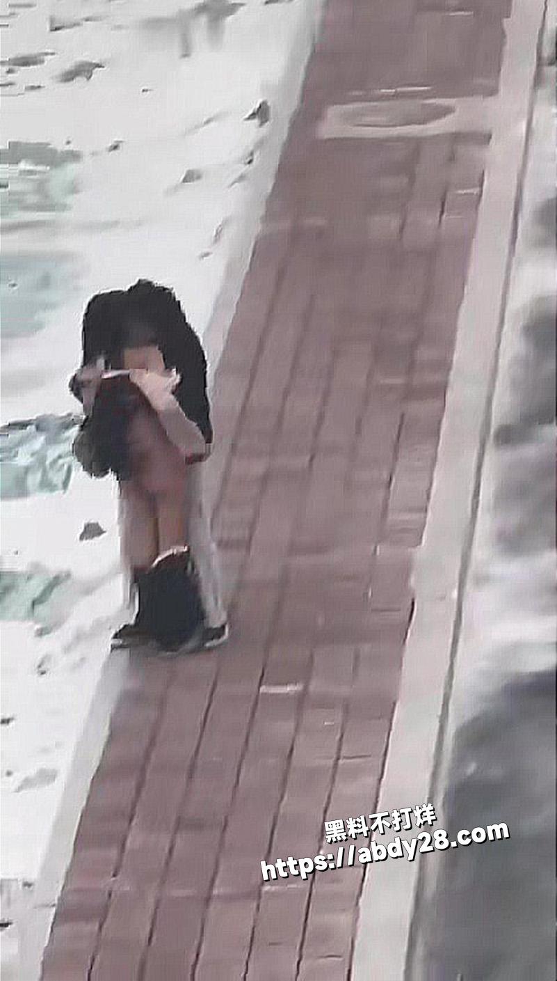 情侣吵架女生情绪失控2