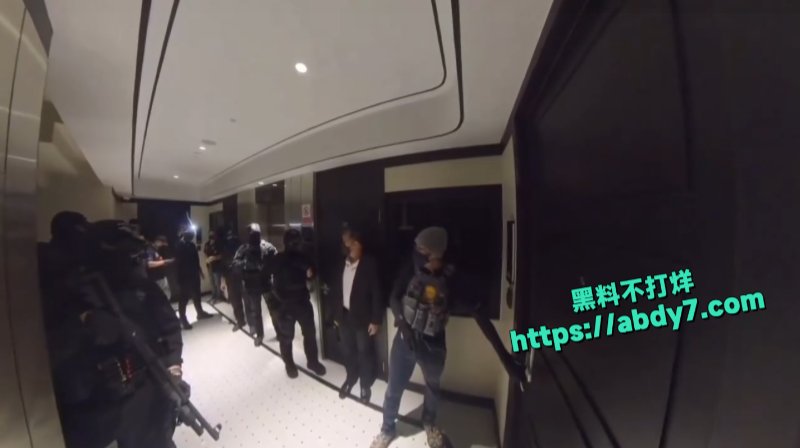 曼谷警方突袭五星级酒店同性恋毒趴4