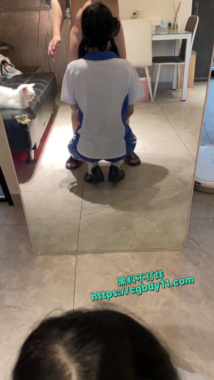 爆操校服萝莉，演绎父女乱伦 (6).jpg