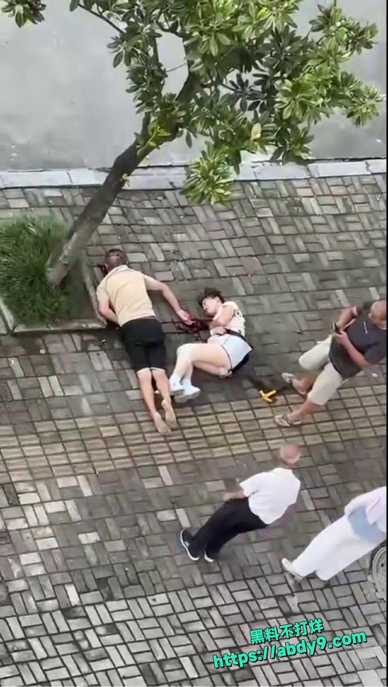 出轨女偷情被老公抓现行1