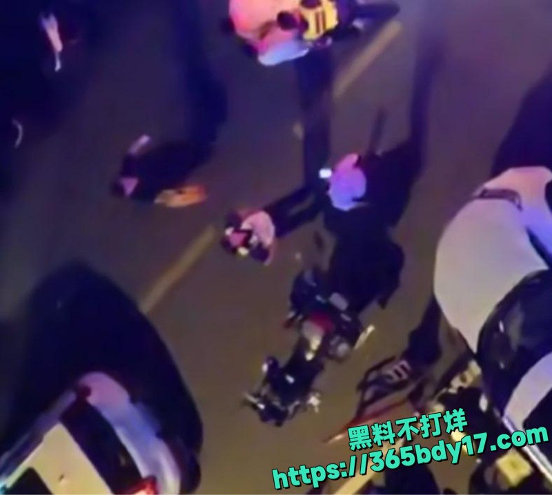凌晨街头冲突砍人视频流出2.