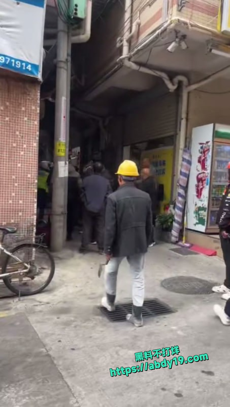 广东珠海外卖小哥街头暴力抗法事件 9