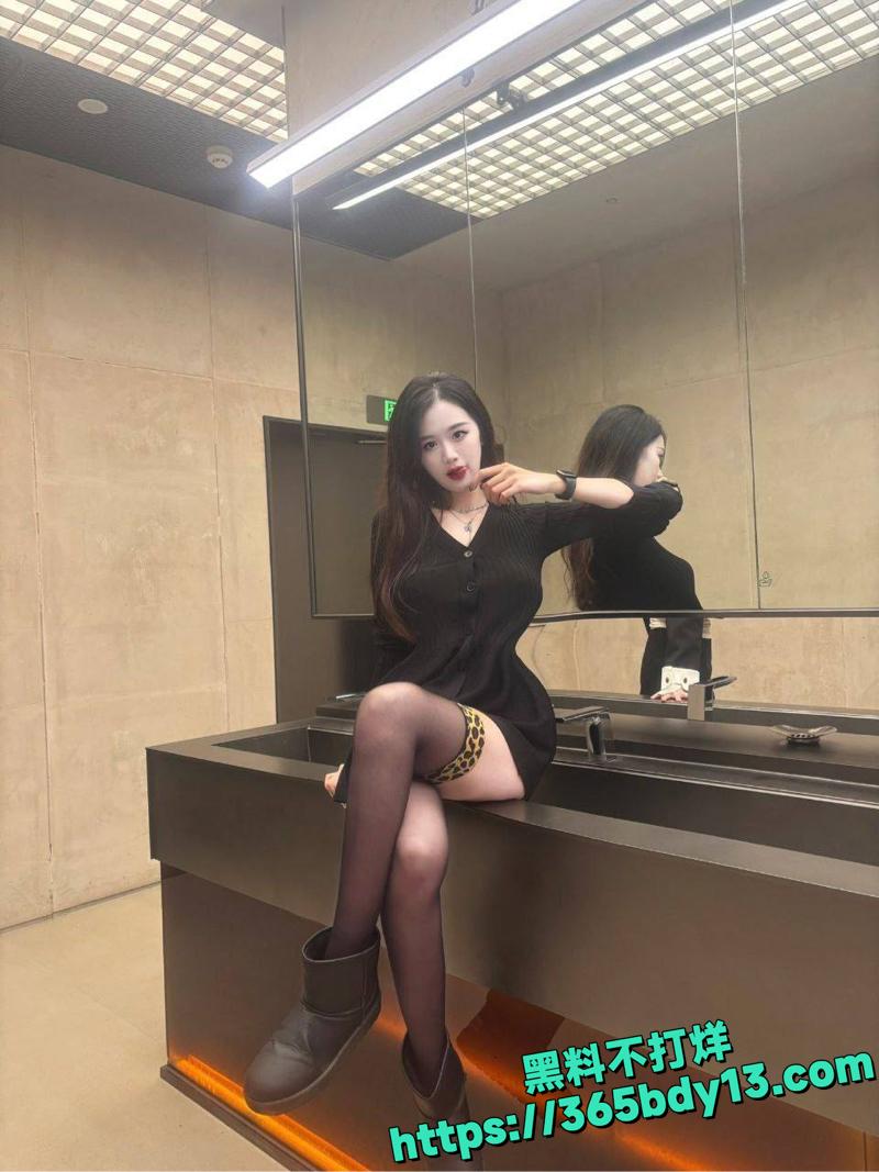 大学生酒店开房被男友调教掐脖爆操13.