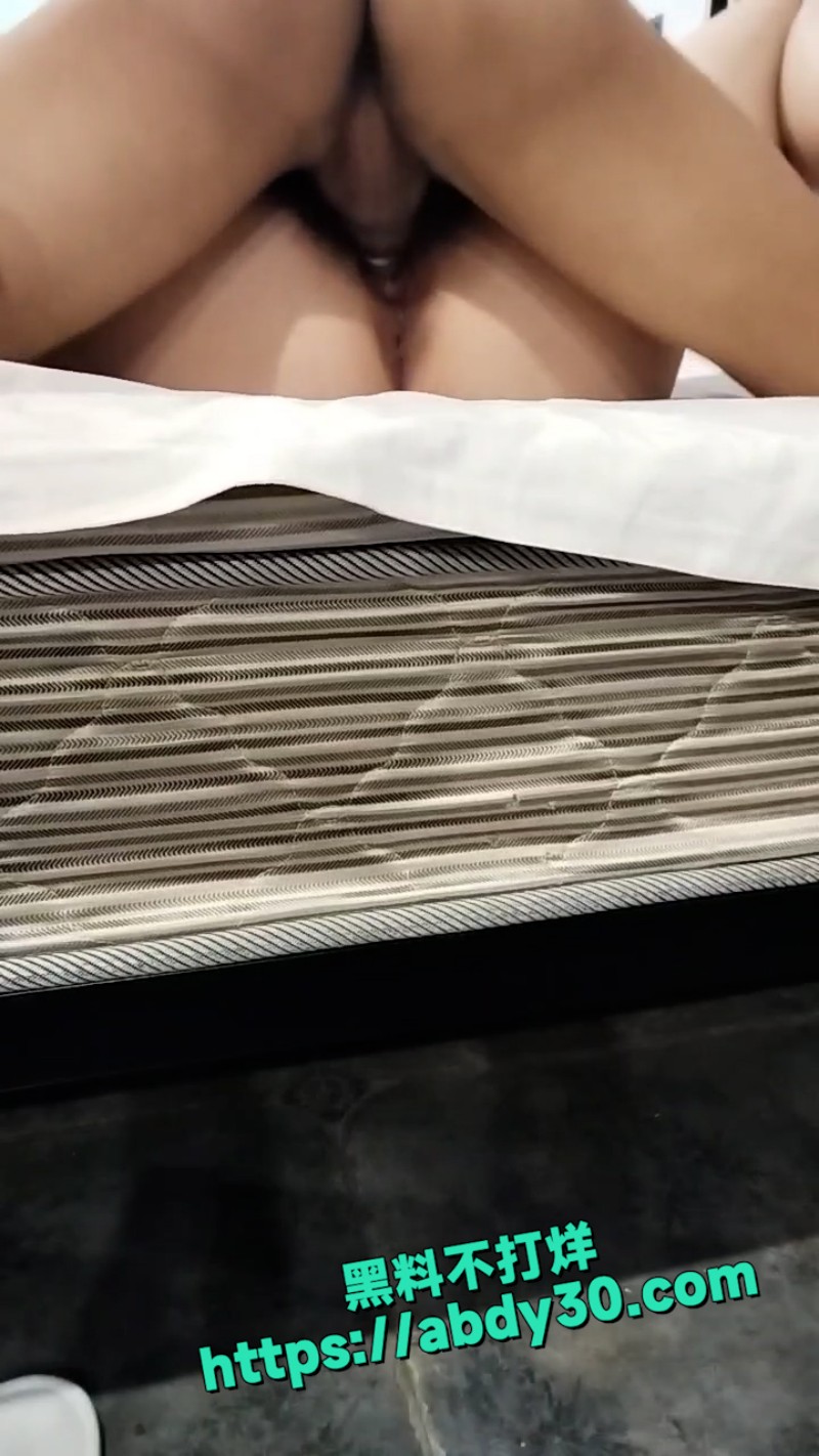 风骚轻熟女 淫荡不堪 10