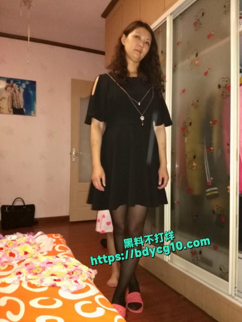 山东济宁人妻经期出轨爆菊深喉妻4