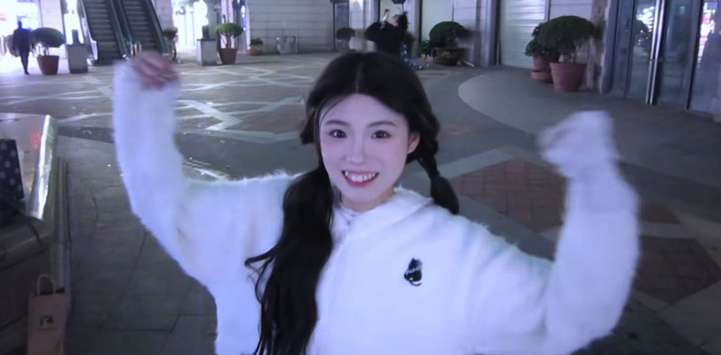 抖音百万账号四颗福星中的王烁 被前女友曝光家暴 全网痛斥人前一套人后一套