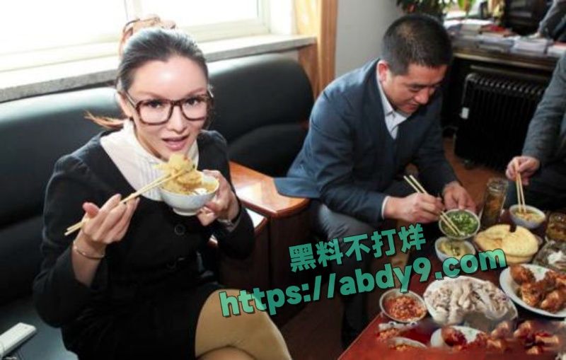 前香港三级片女王彭丹出席国家外交活动 25