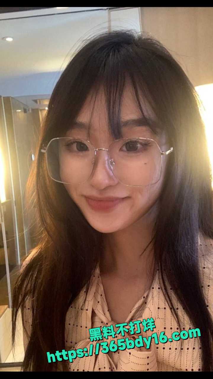 河北邢台眼镜女教师 23