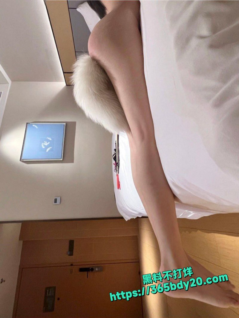 极品女大被调教私拍流出 14