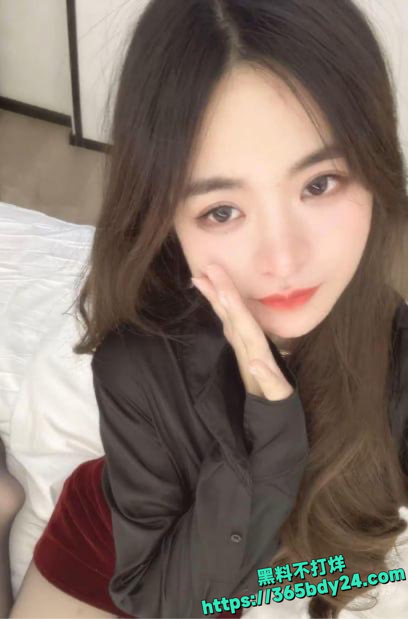 深圳懿德轩76号女技师私拍3