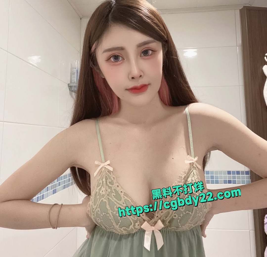 莫离自拍给男友的裸照和露脸揉奶自慰视频被泄密了8