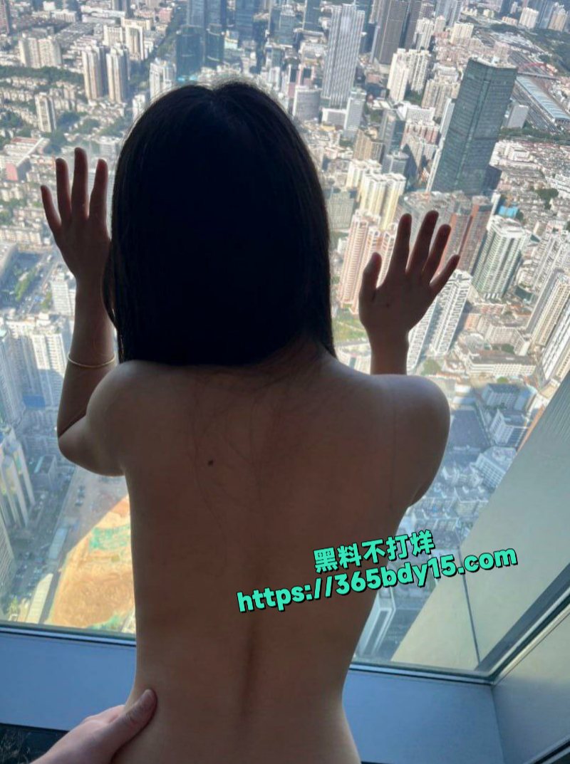 俏皮可爱学生妹性感制服勾引男友11