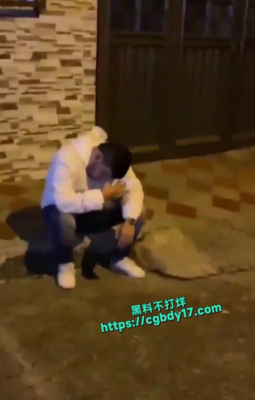 看见妻子出轨男人留下感动的泪水3