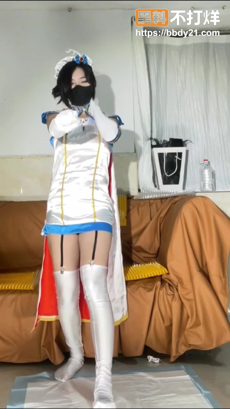 你的kk闪亮女仆装COS3