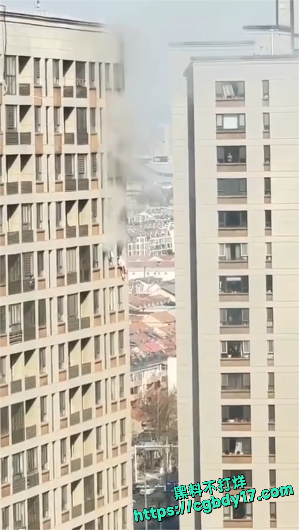 青岛一高层小区发生爆炸1