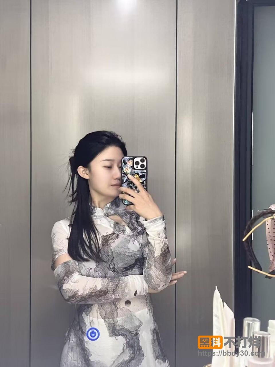舞蹈学院实习老师酒店女上位2