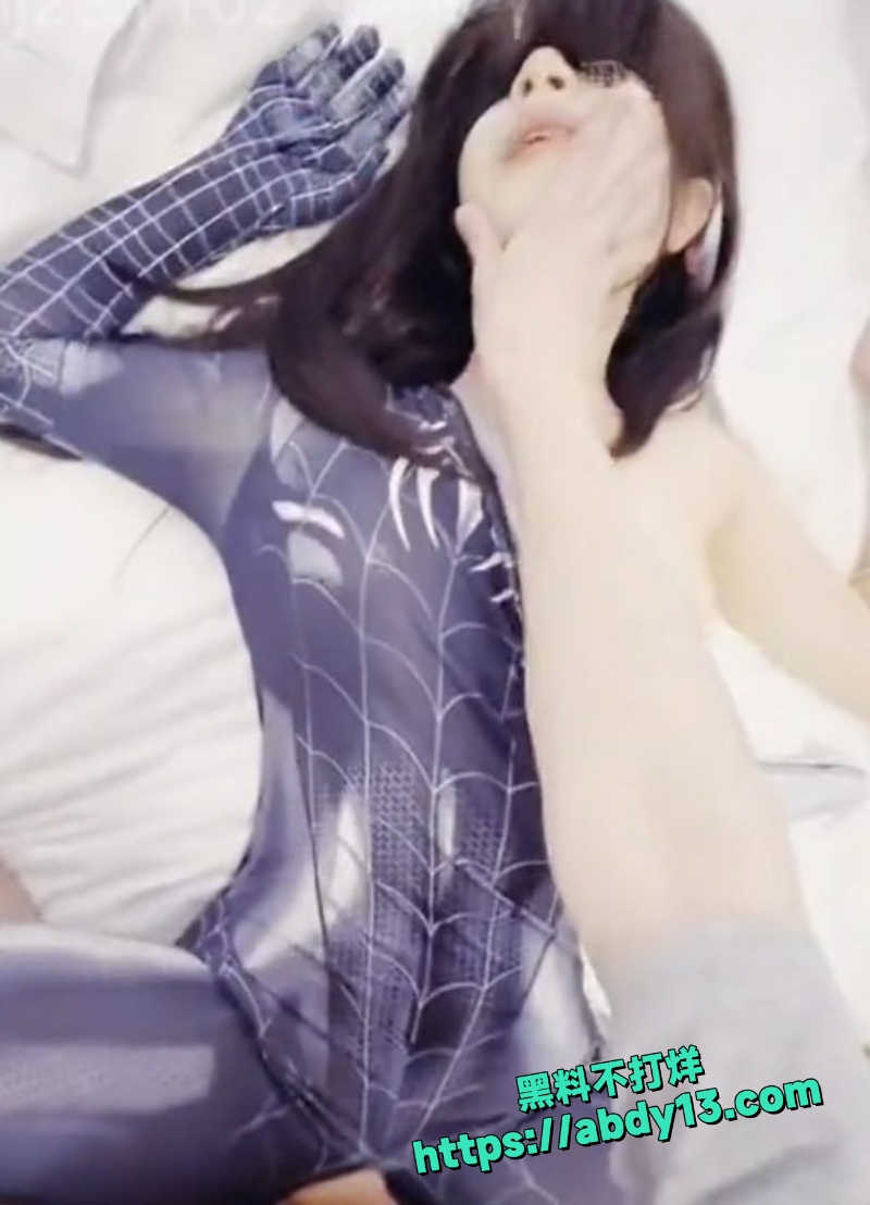 意淫自己妹妹 1
