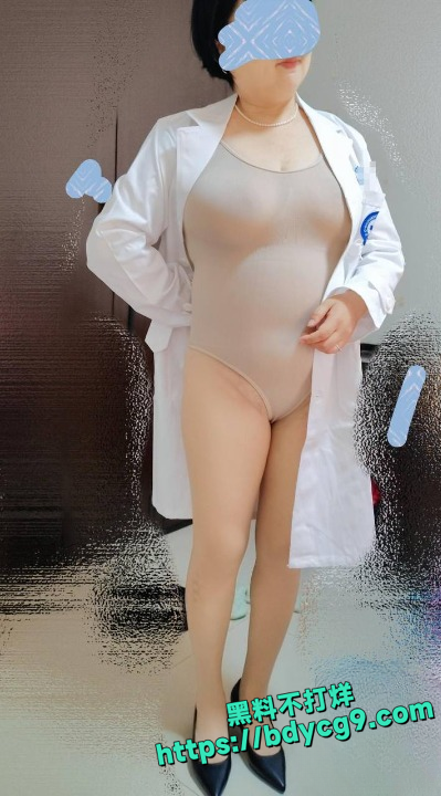 52岁肥女医生舅妈私拍曝光9