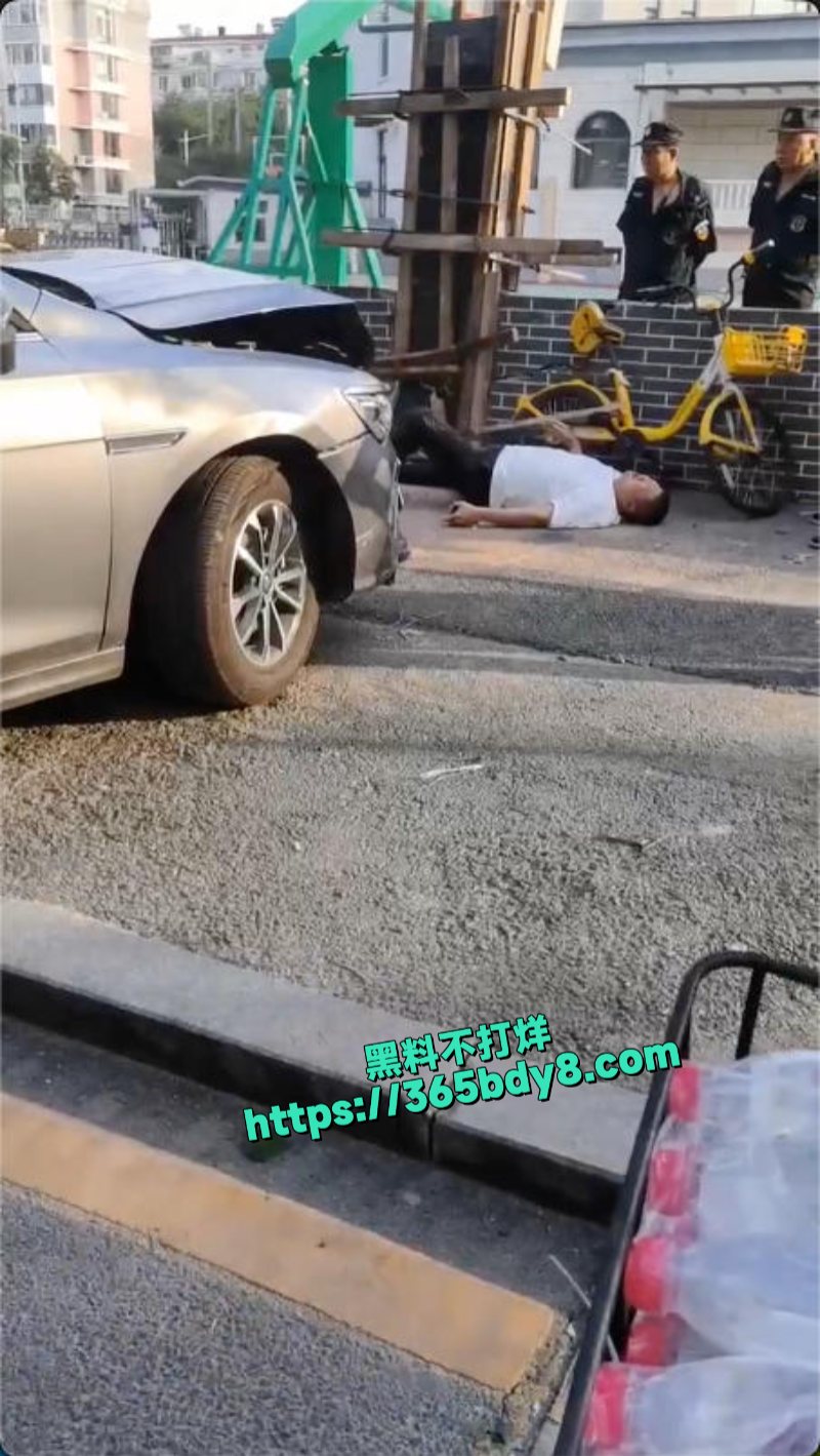 沈阳00后开车撞人碾压3