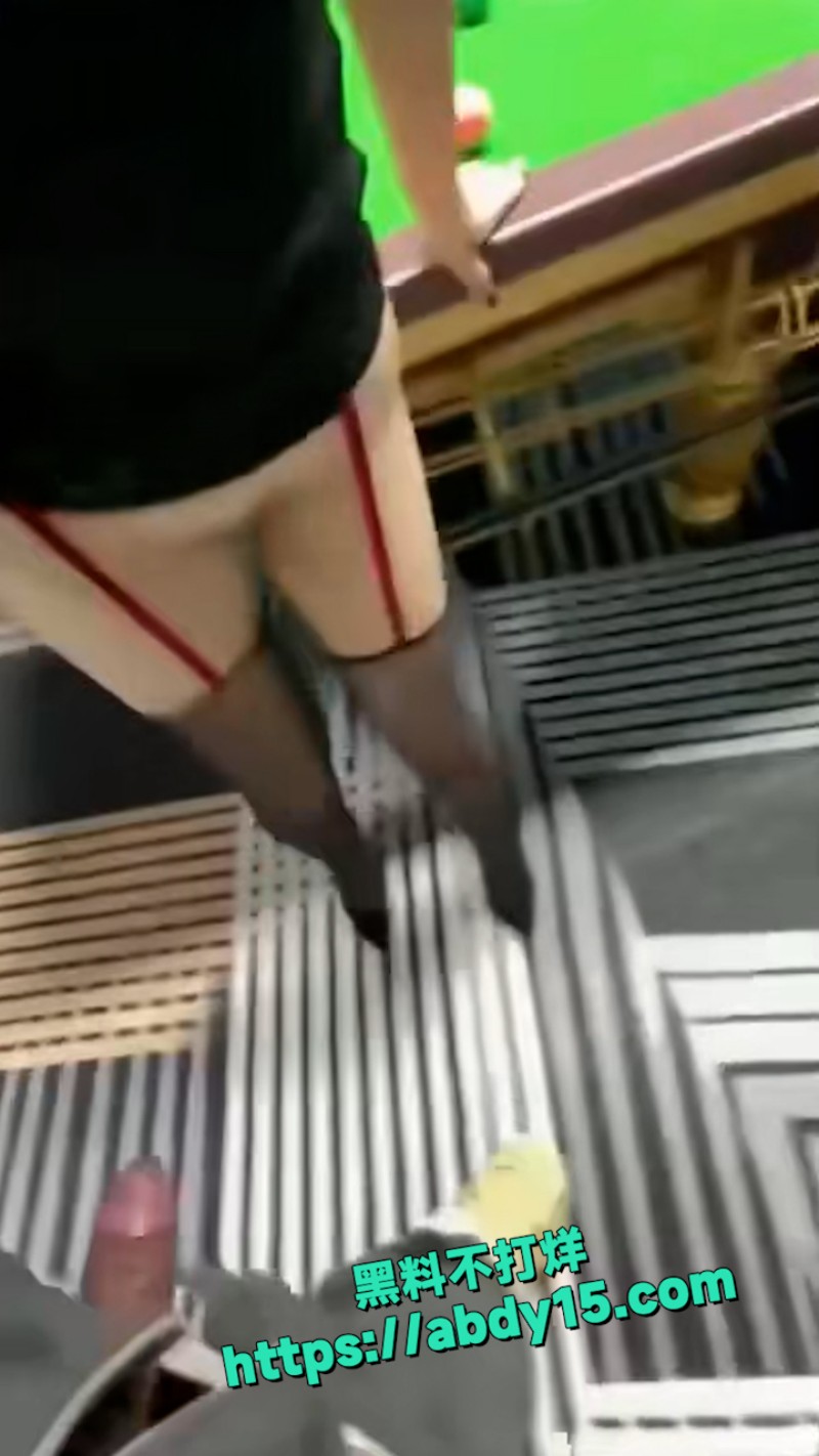 球桌上的激情人妻小少妇 8